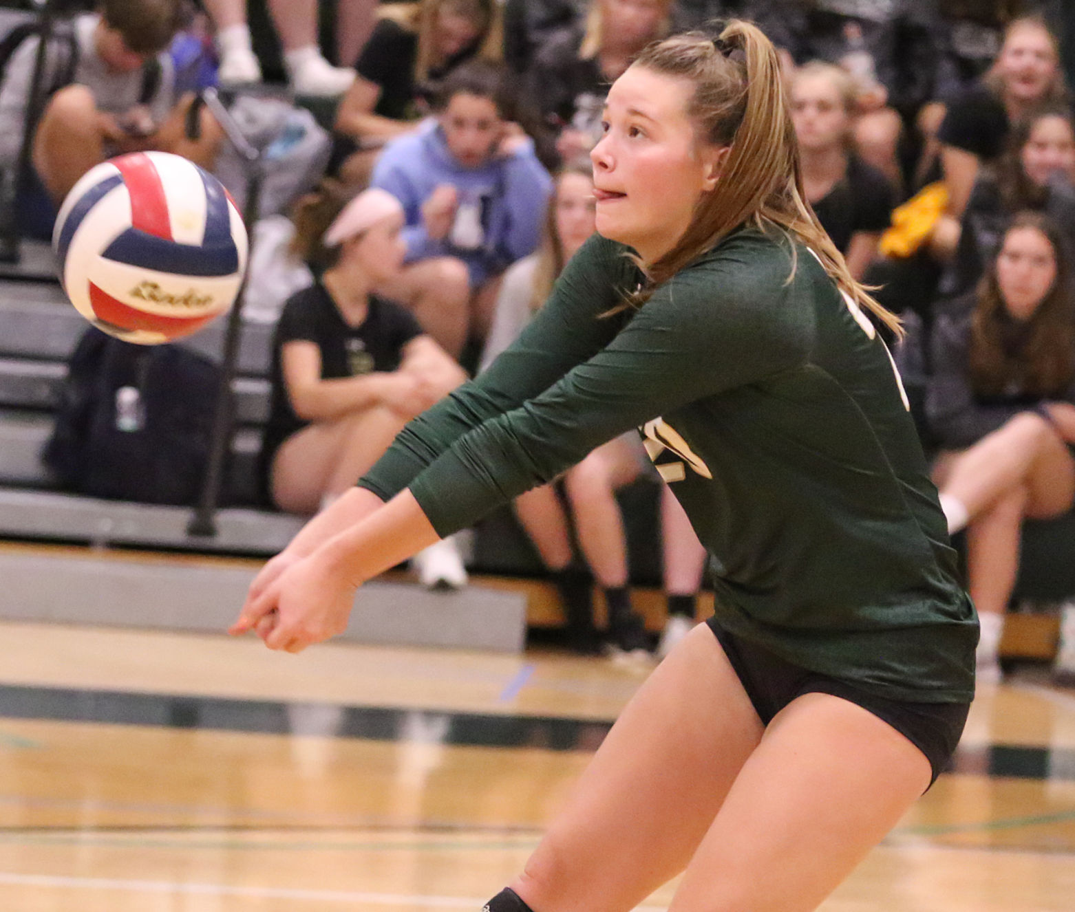 Lindbergh vs. Oakville volleyball